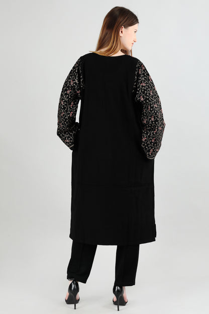 Black Kashmiri Aari Embroidered Woollen Pheran – Traditional Winter Wear for Women